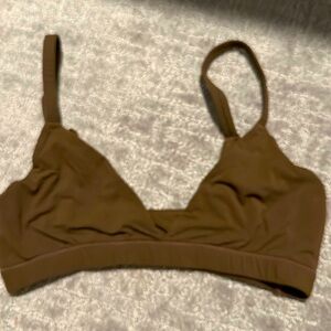 Skims bra